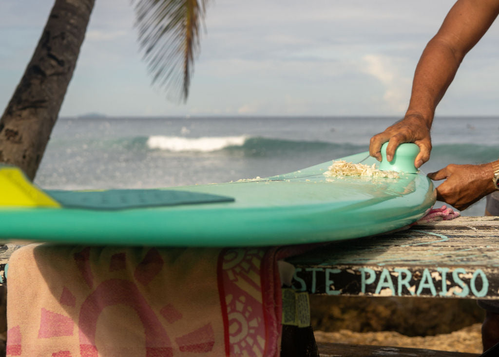 The Jelly Surf Wax Scraper