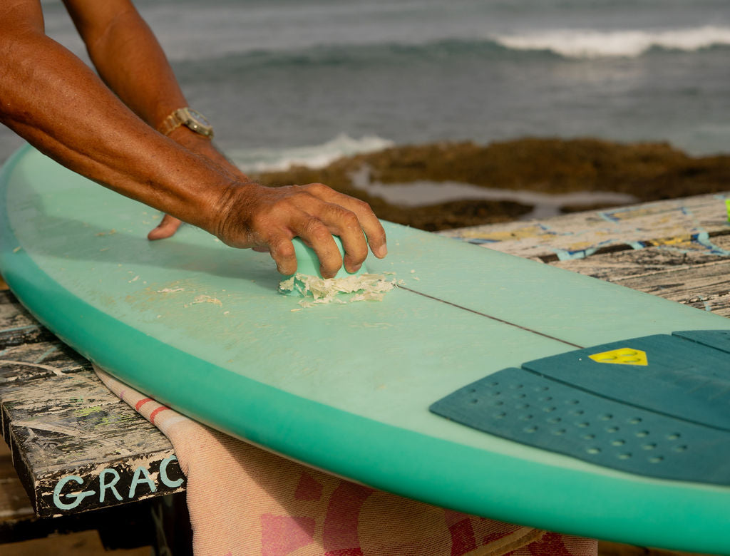 The Jelly Surf Wax Scraper