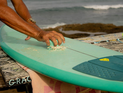 The Jelly Surf Wax Scraper